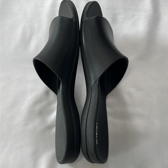 Okabashi Black Slides - Picture 3 of 5